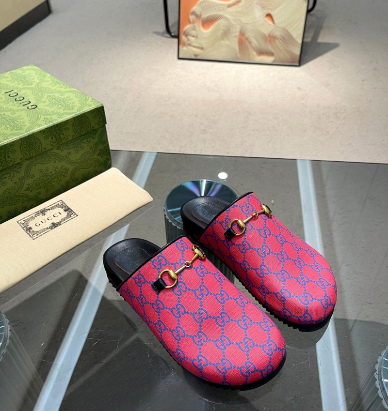 G*u*i slippers